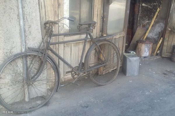 حاج حسن نعلچگر و دوچرخه معروف زنجانی