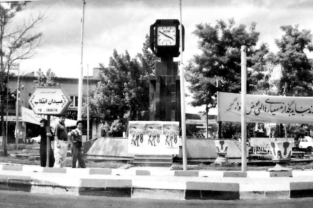 میدان انقلاب زنجان (باش چارراه)