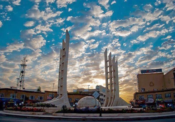 میدان انقلاب زنجان (باش چارراه)