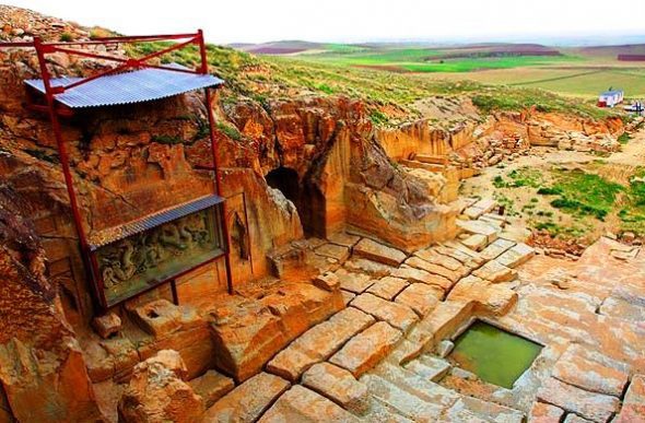 معبد اژدها داش کسن زنجان
