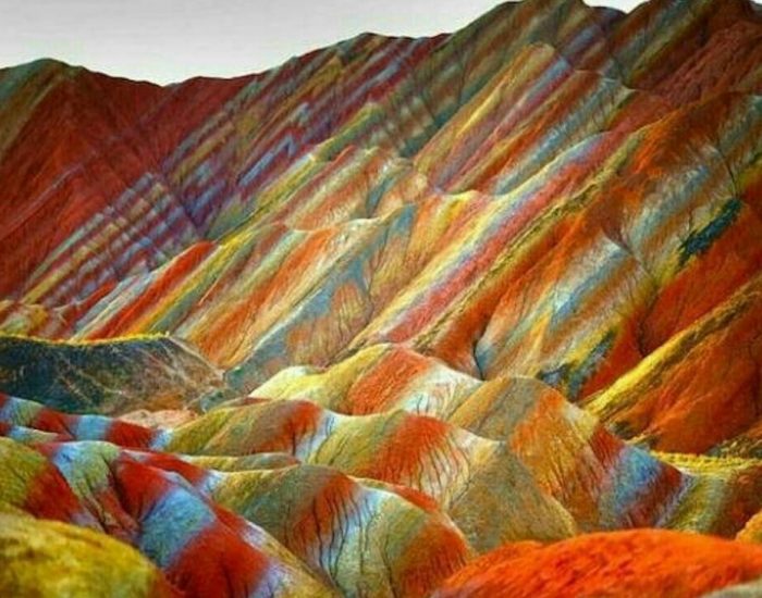 کوه های رنگی آلا داغ لار ماهنشان - تپه های رسی آلا داغ لار زنجان